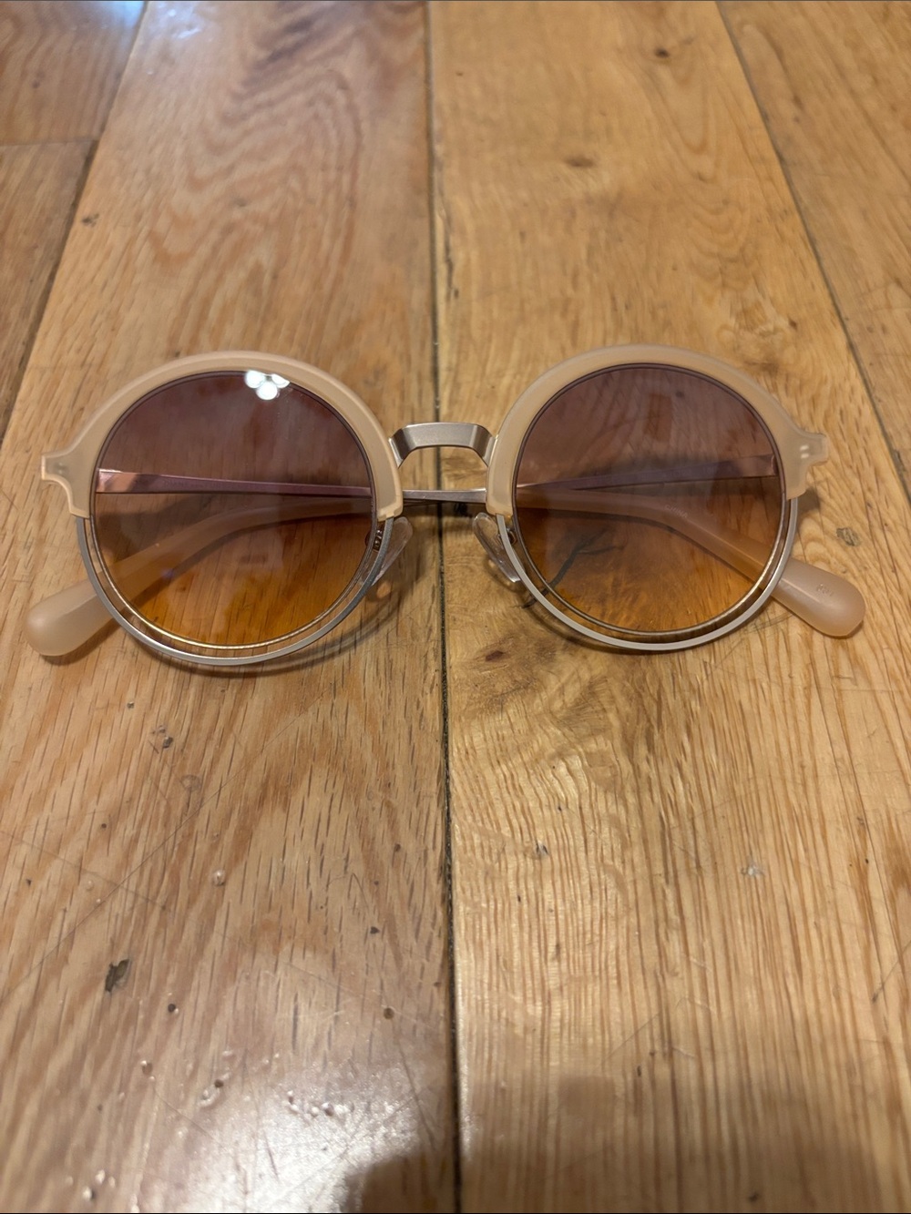 NWT Diane Von Furstenberg DVF Round Matte Milky Blush Gradient Sunglasses
